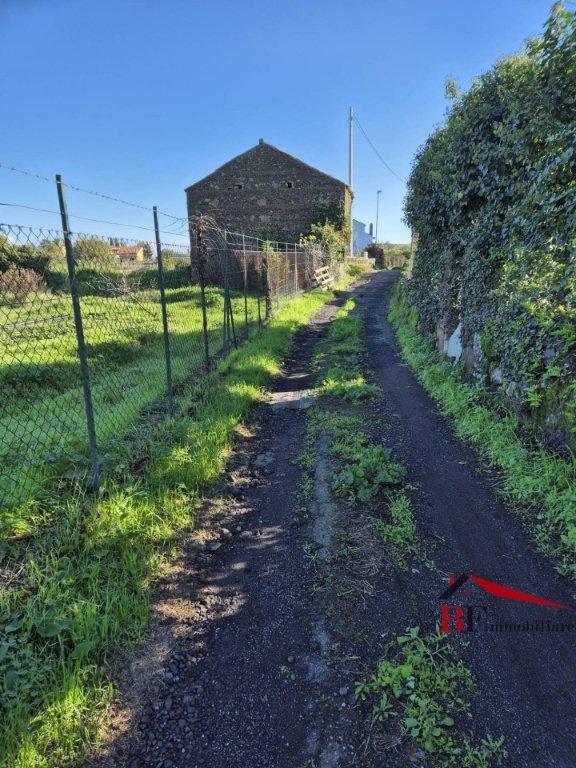 terreno agricolo in vendita a Valverde(CT)