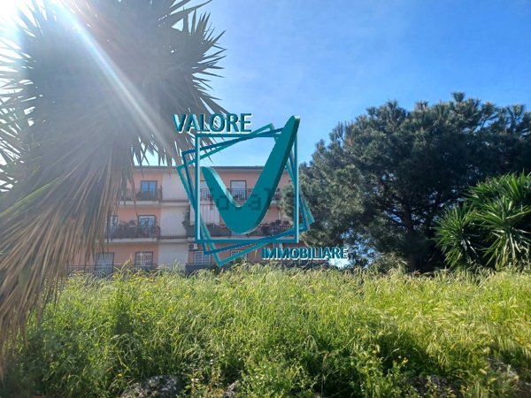 appartamento in vendita a Valverde(CT)