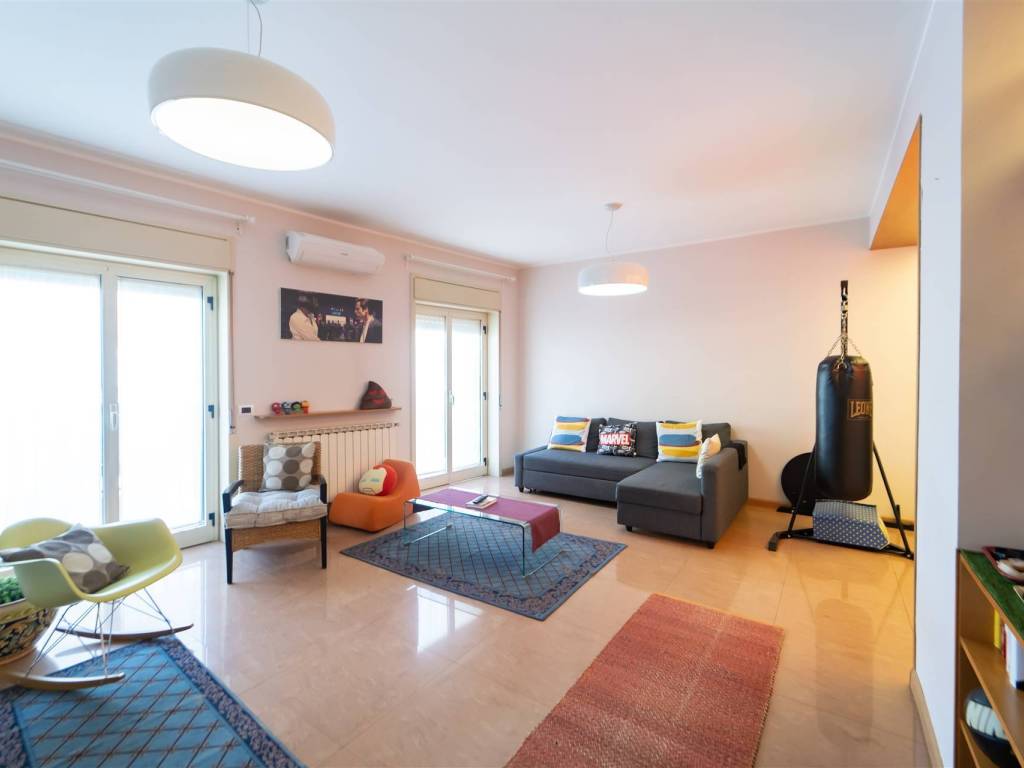 appartamento in vendita a Valverde(CT)