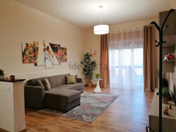 appartamento in vendita a Valverde(CT)