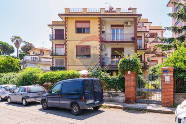 appartamento in vendita a Valverde(CT)