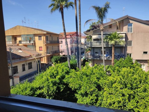 appartamento in vendita a Valverde(CT)