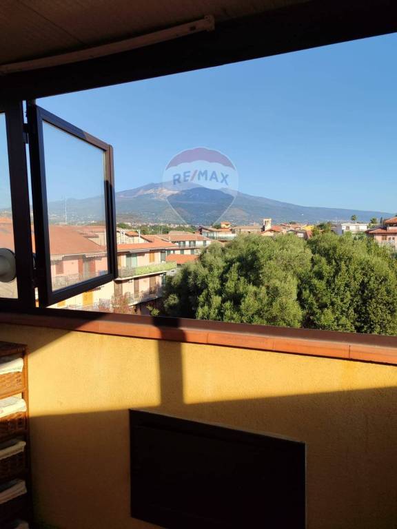 appartamento in vendita a Valverde(CT)