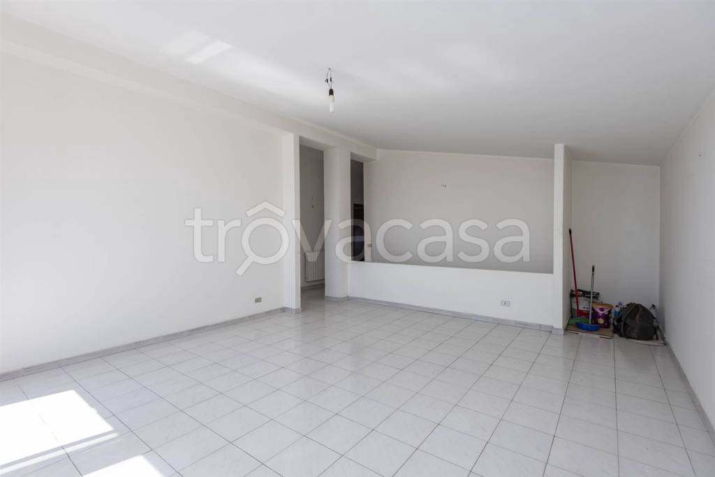 appartamento in vendita a Valverde(CT)