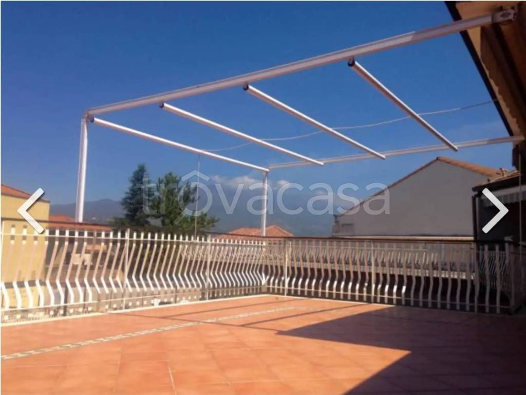 appartamento in vendita a Valverde(CT)