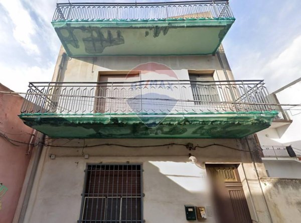 appartamento in vendita a Valverde(CT)