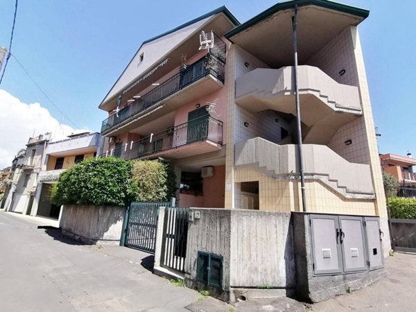 appartamento in vendita a Valverde(CT)