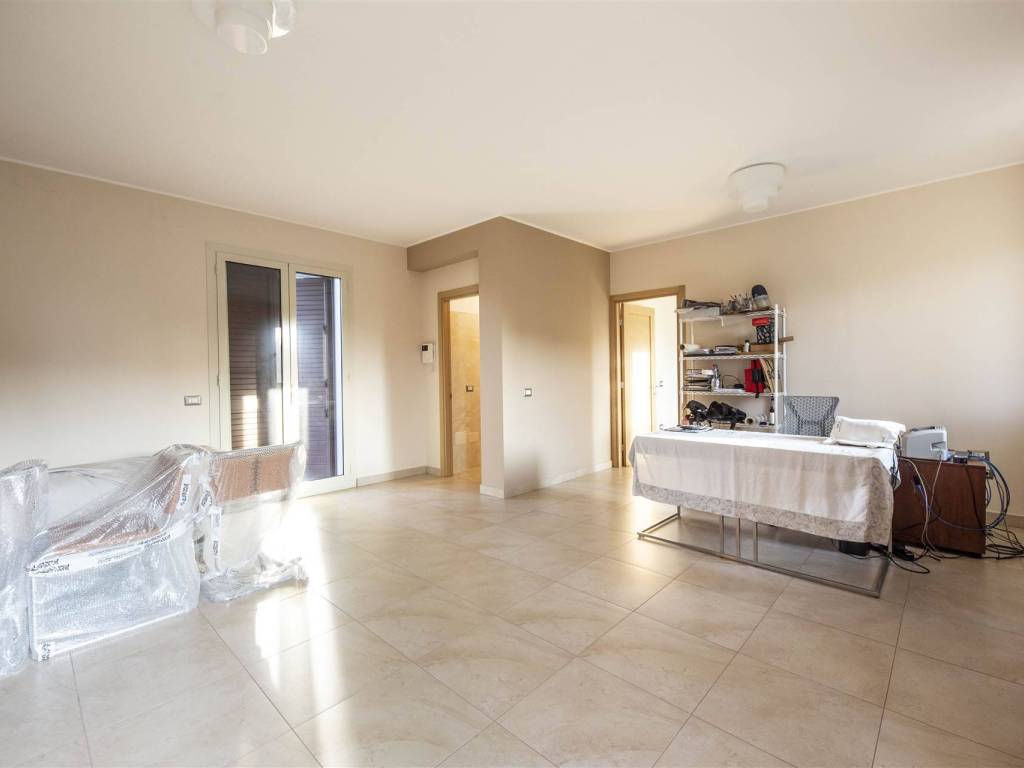 appartamento in vendita a Valverde(CT)