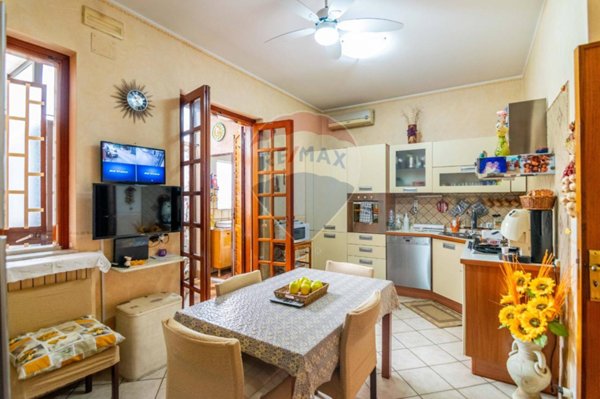 appartamento in vendita a Valverde(CT)