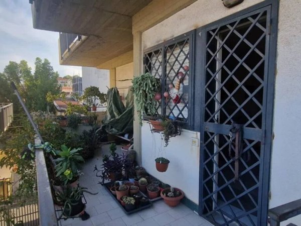 appartamento in vendita a Valverde(CT)