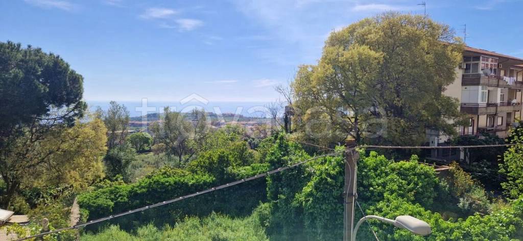 appartamento in vendita a Valverde(CT)