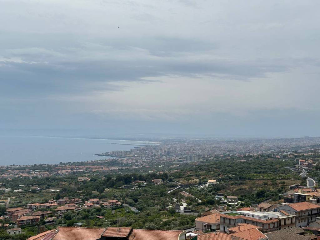 appartamento in vendita a Valverde(CT)