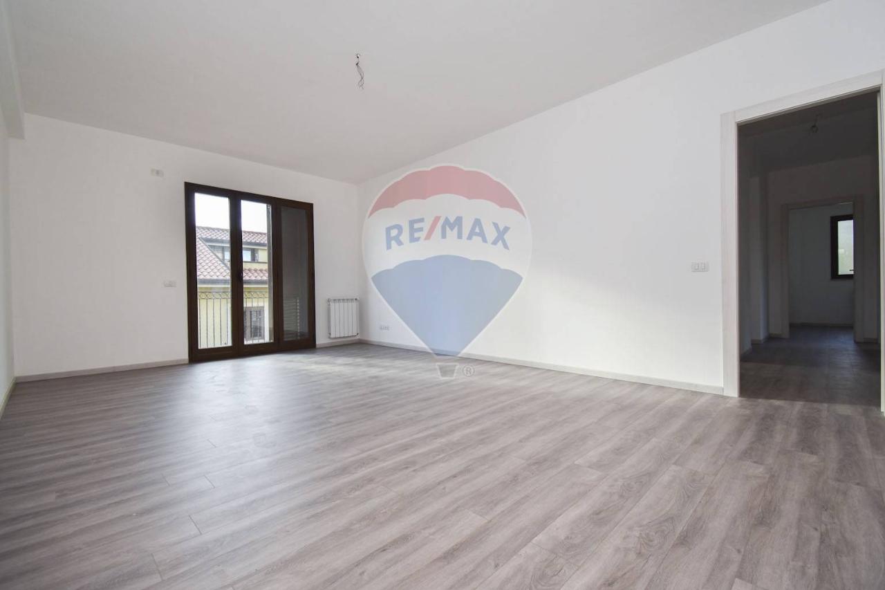 appartamento in vendita a Valverde(CT)