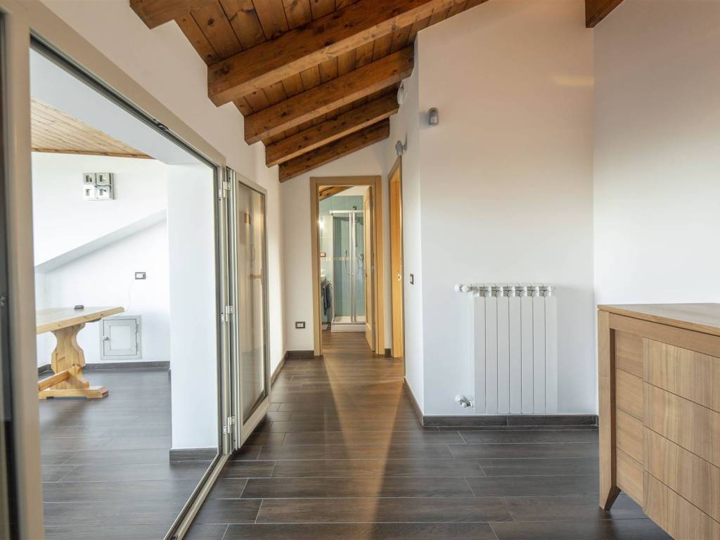 appartamento in vendita a Valverde(CT)