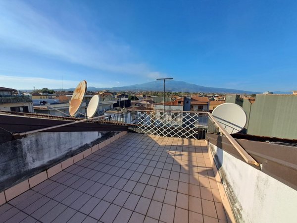 appartamento in vendita a Valverde(CT)