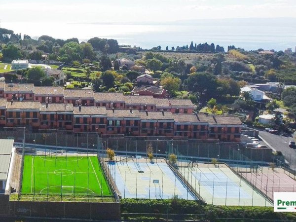 appartamento in vendita a Valverde(CT)