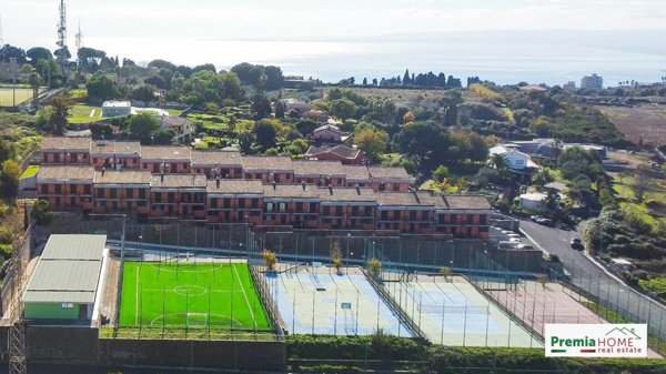 appartamento in vendita a Valverde(CT)