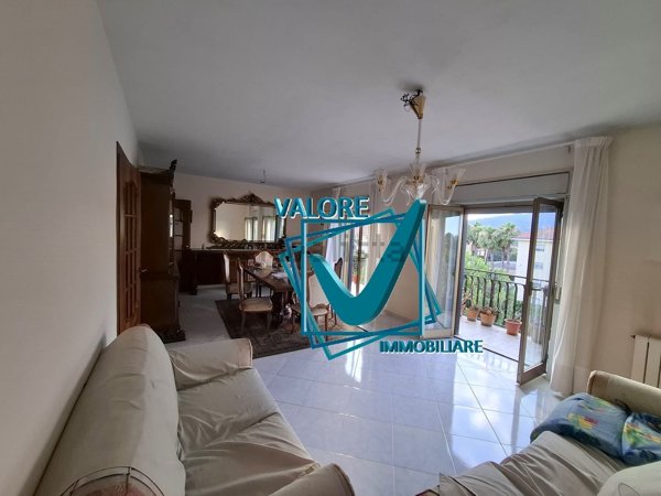 appartamento in vendita a Valverde(CT)
