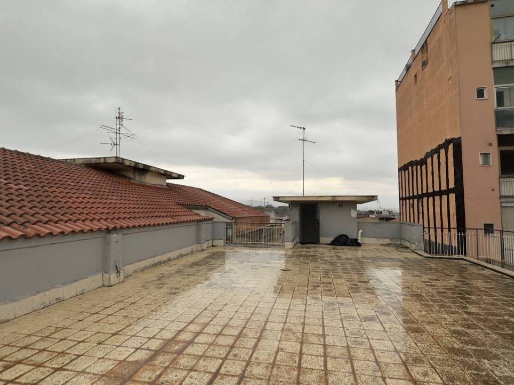 appartamento in vendita a Valverde(CT)