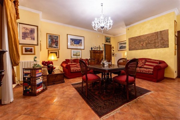 appartamento in vendita a Valverde(CT)