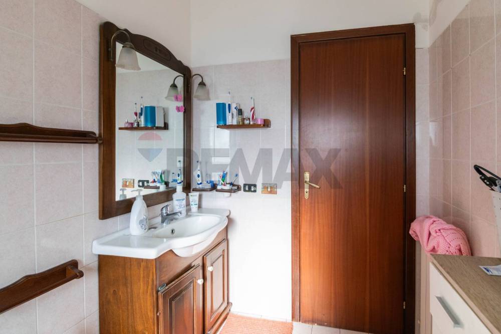 appartamento in vendita a Valverde(CT)