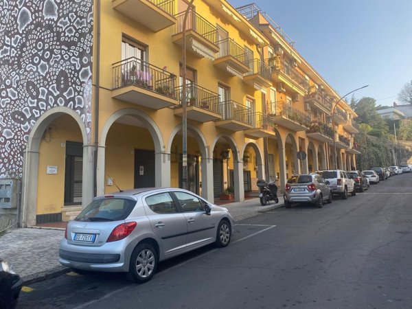 appartamento in vendita a Valverde(CT)