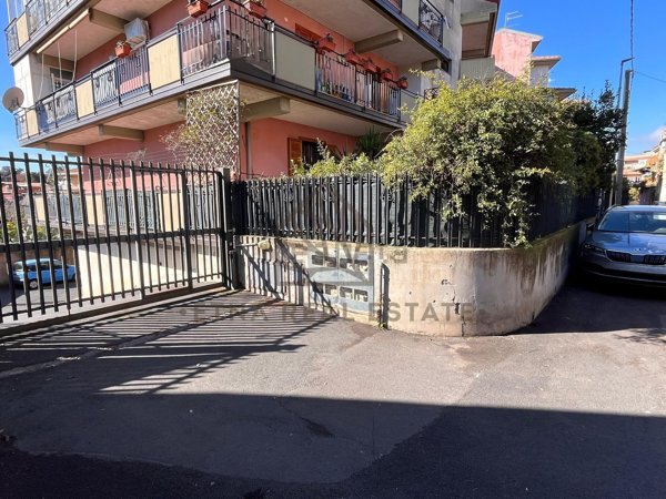 appartamento in vendita a Valverde(CT)