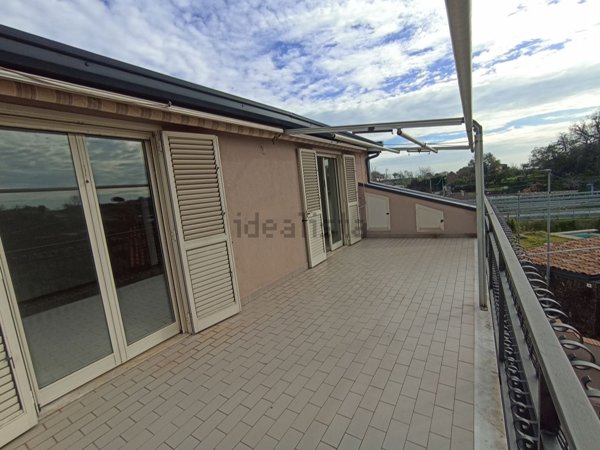 appartamento in vendita a Valverde(CT)