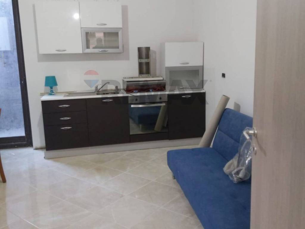 casa indipendente in vendita a Valverde(CT)