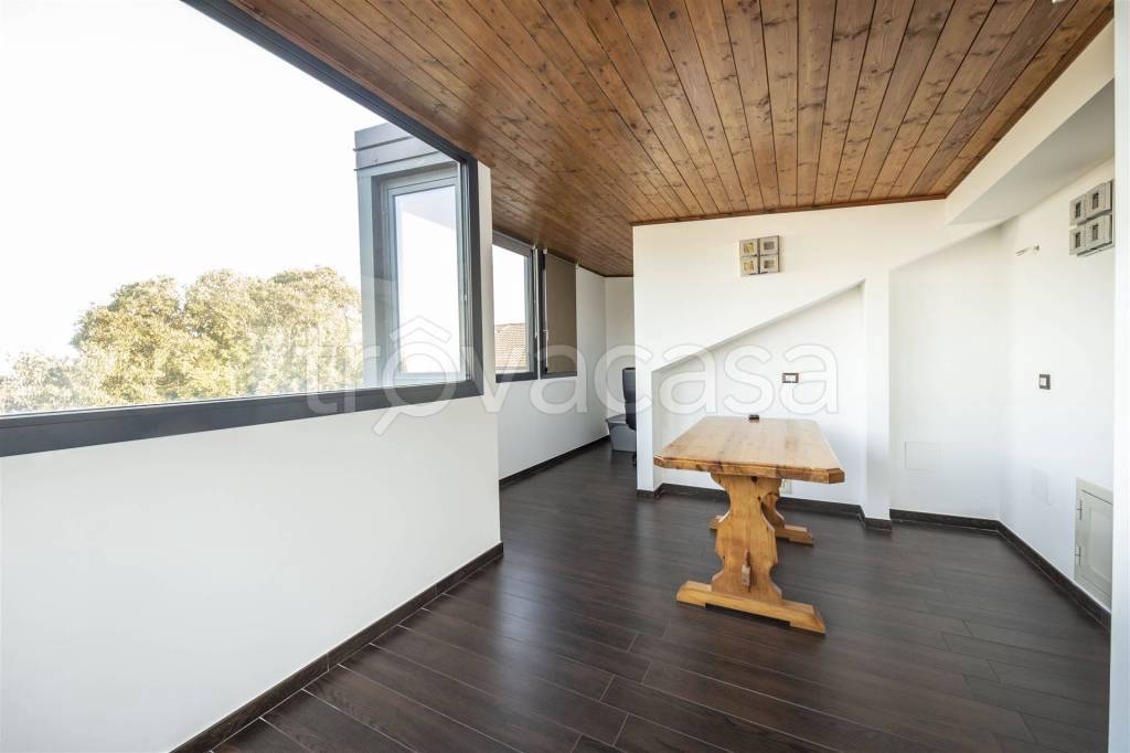 appartamento in vendita a Valverde(CT)