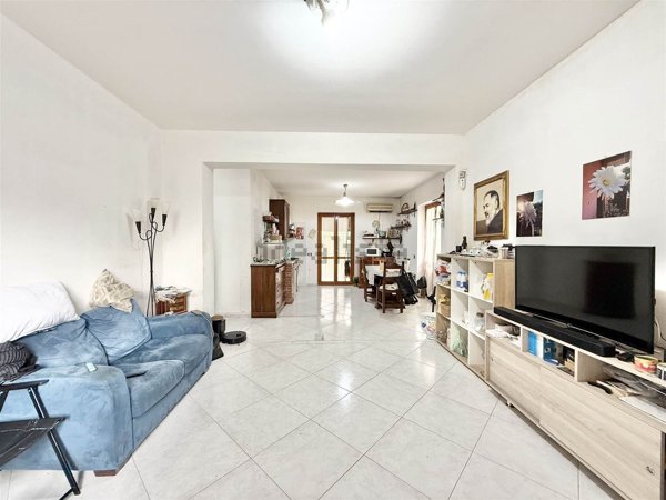 appartamento in vendita a Valverde(CT)