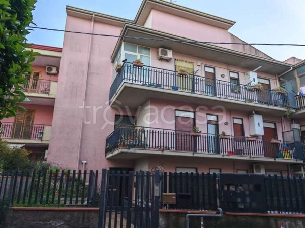 appartamento in vendita a Valverde(CT)