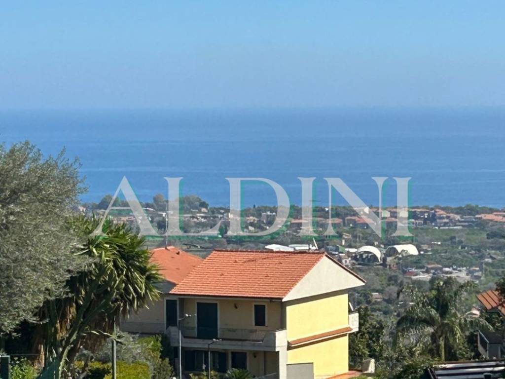 casa indipendente in vendita a Valverde(CT)