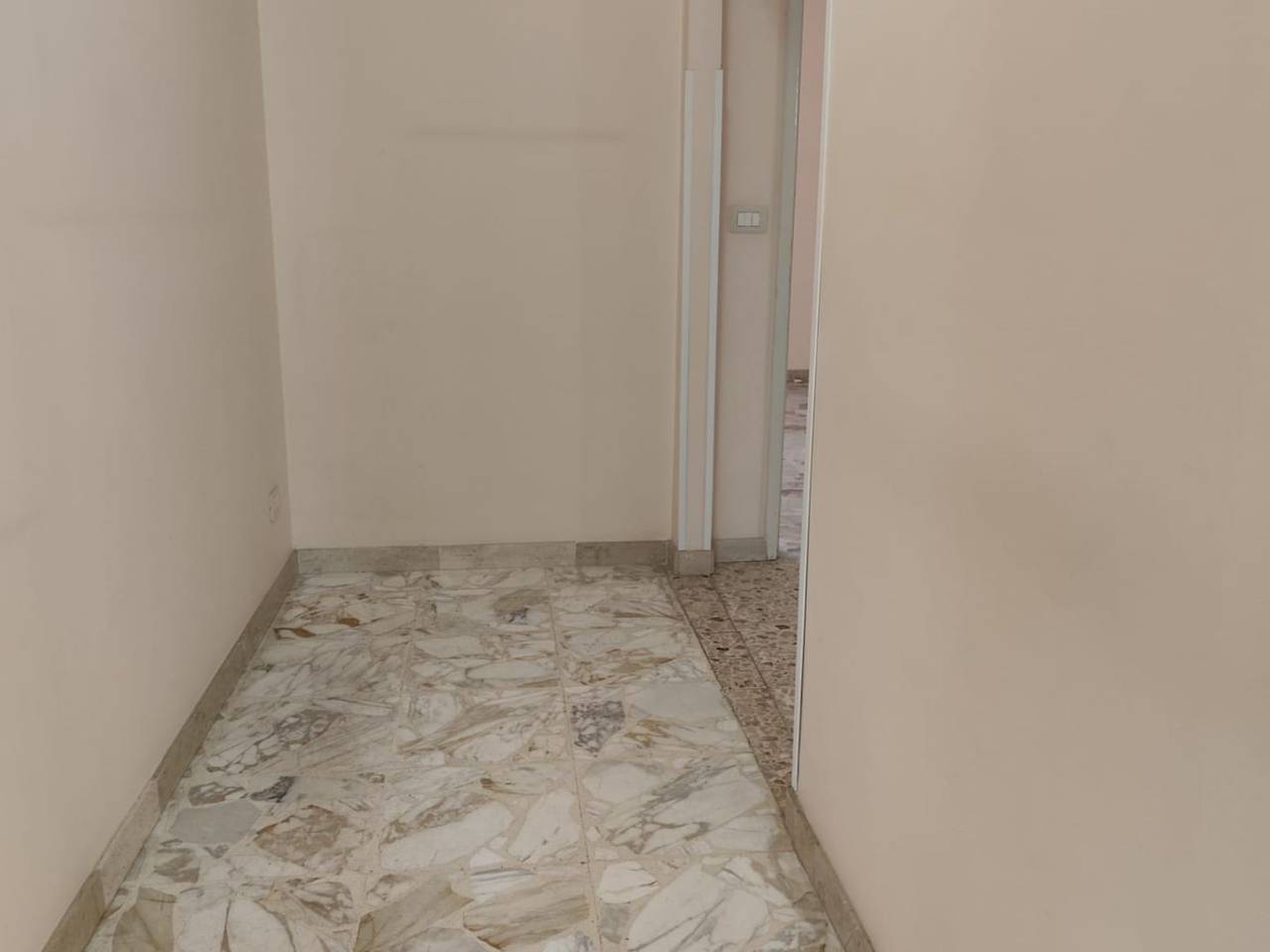 appartamento in vendita a Valverde(CT)