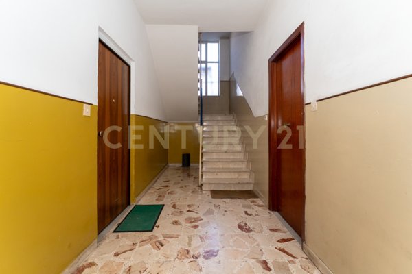 appartamento in vendita a Valverde(CT)