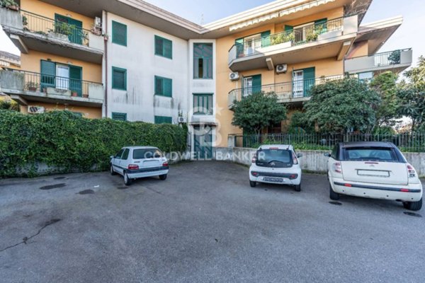 appartamento in vendita a Valverde(CT)