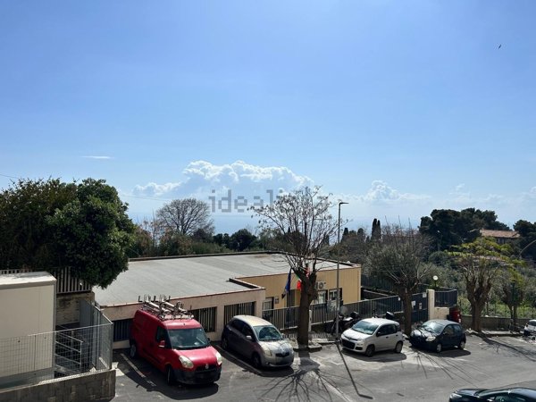 appartamento in vendita a Valverde(CT)