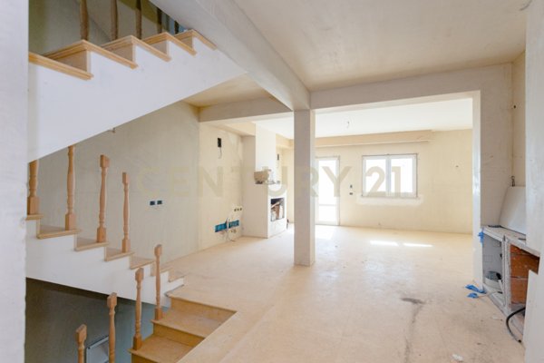 casa indipendente in vendita a Valverde(CT)