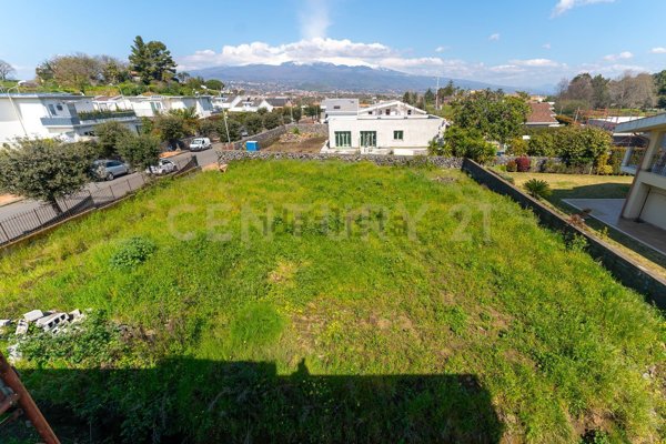 terreno edificabile in vendita a Valverde(CT)