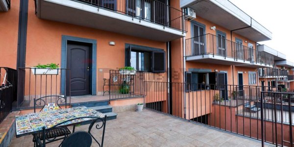 casa indipendente in vendita a Valverde(CT)