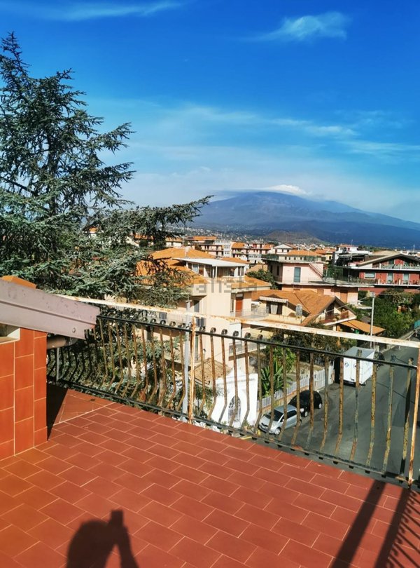 appartamento in vendita a Valverde(CT)