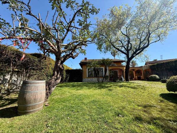 appartamento in vendita a Valverde(CT)