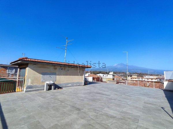 appartamento in vendita a Valverde(CT)