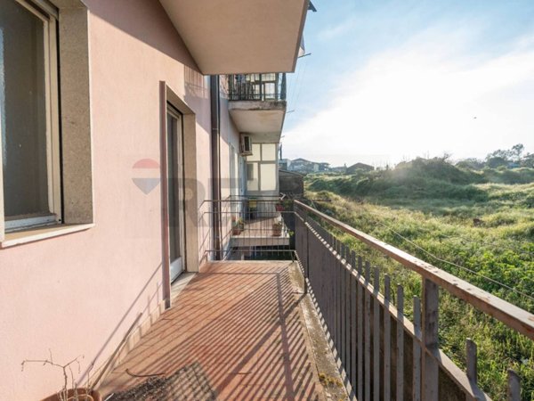 appartamento in vendita a Valverde(CT)