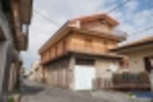 appartamento in vendita a Valverde(CT)