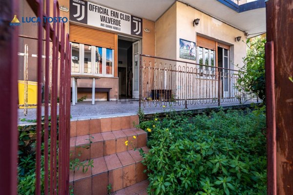 appartamento in vendita a Valverde(CT)