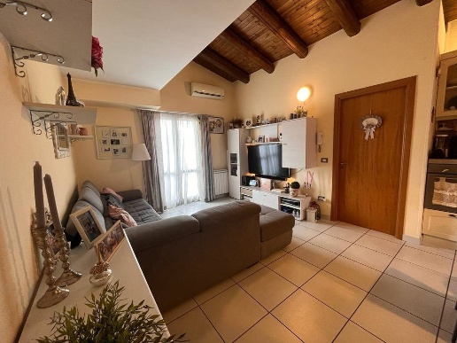 appartamento in vendita a Valverde(CT)