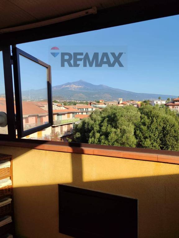 appartamento in vendita a Valverde(CT)