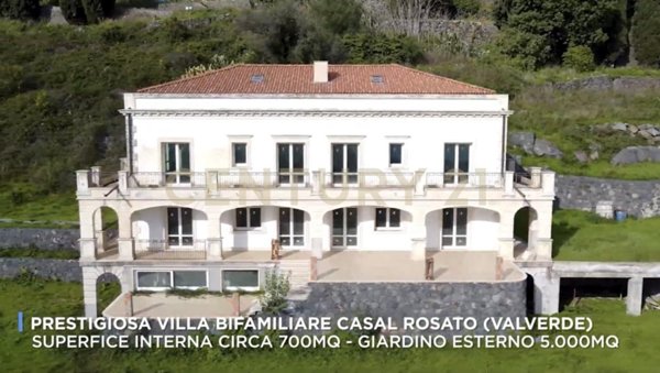 casa indipendente in vendita a Valverde(CT)