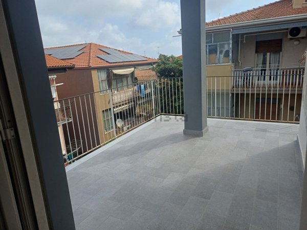 appartamento in vendita a Valverde(CT)